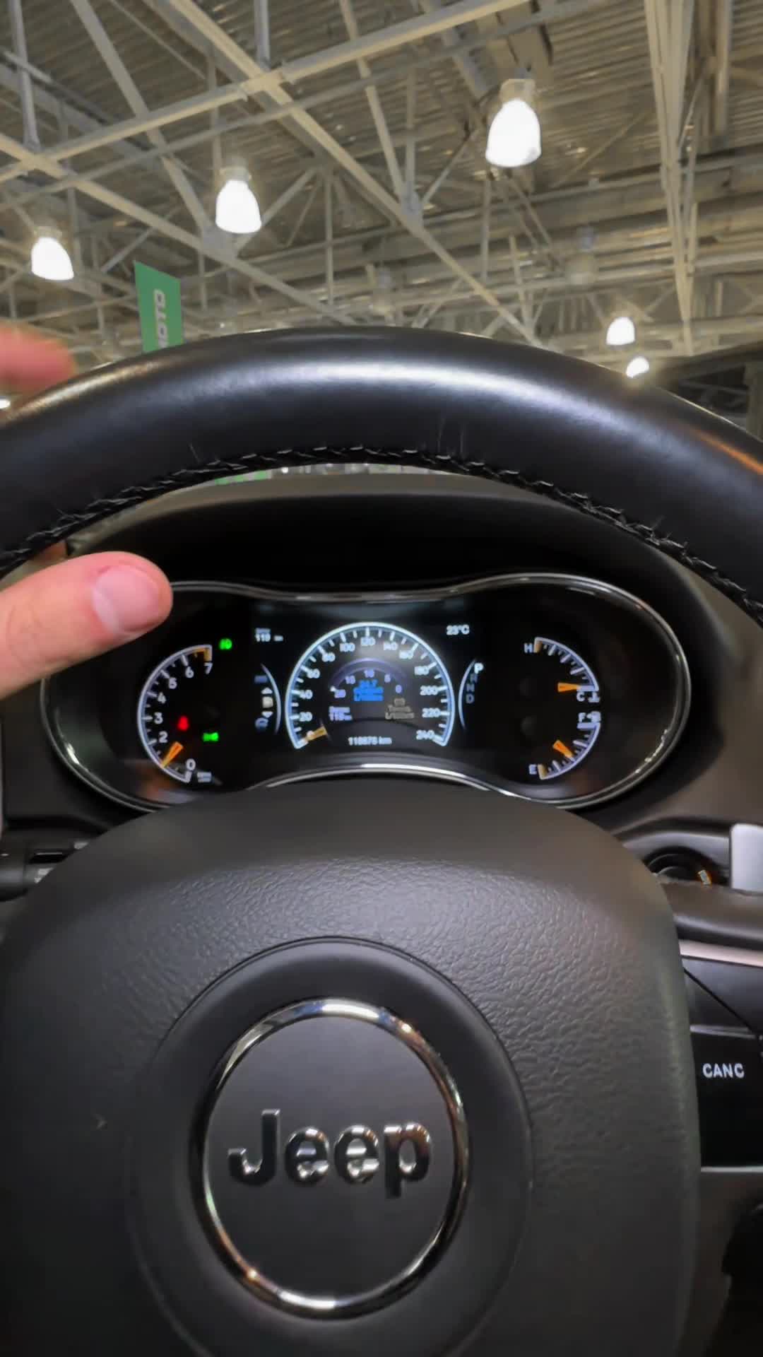 01.10 MC576369 Jeep Grand Cherokee.MOV