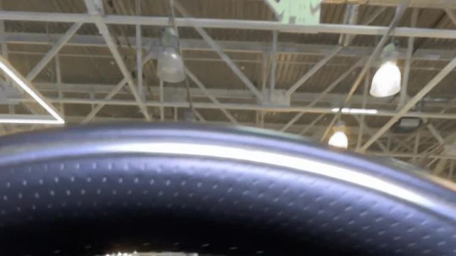 02.10 LA289552 Range Rover Velar.MOV