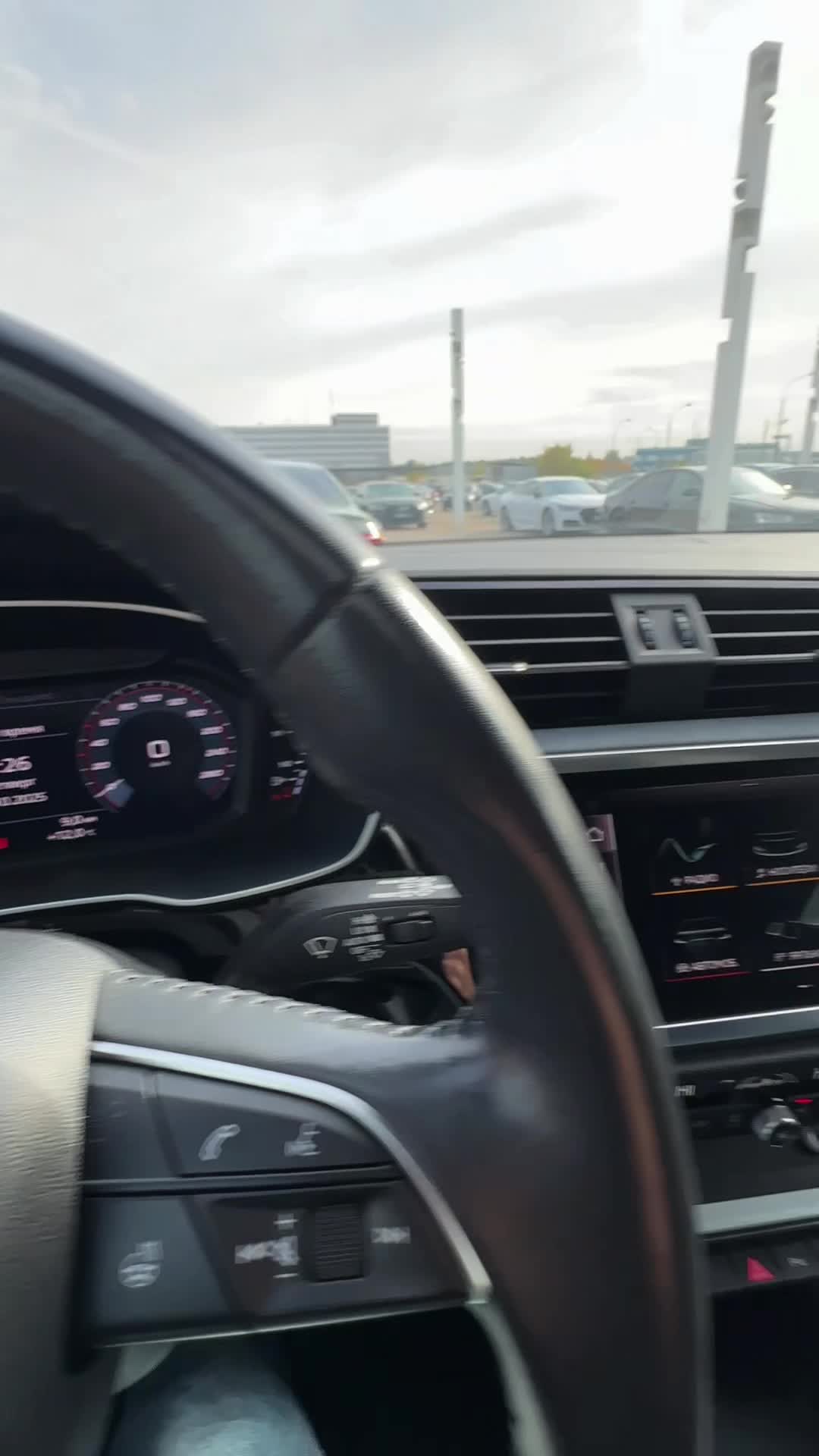 03.10 L1011079 Audi Q3.MOV