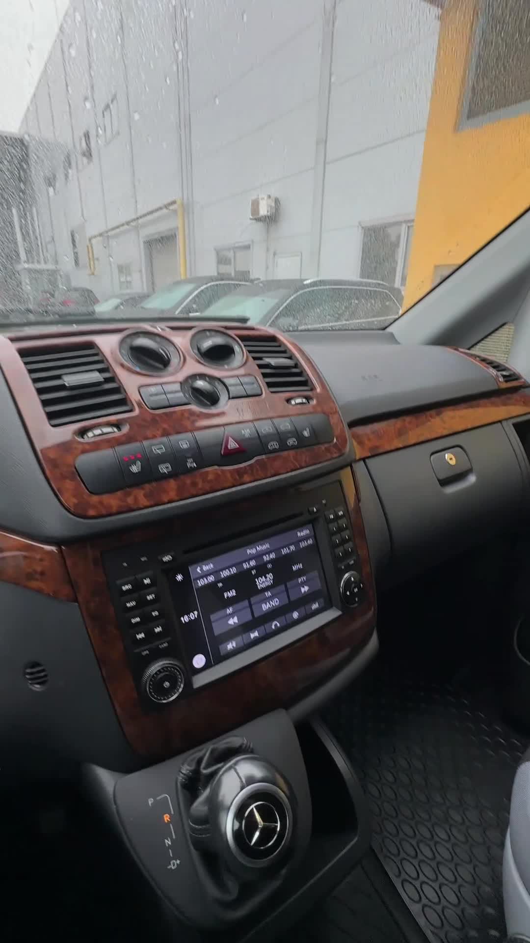 06.10 13678227 Mercedes Viano.MOV