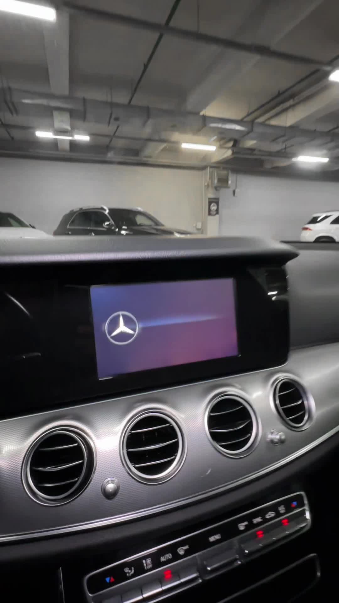 06.10 A680908 Mercedes E.MOV