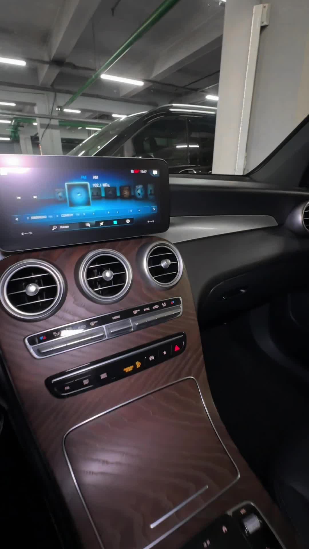 06.10 L001812 Mercedes GLC.MOV