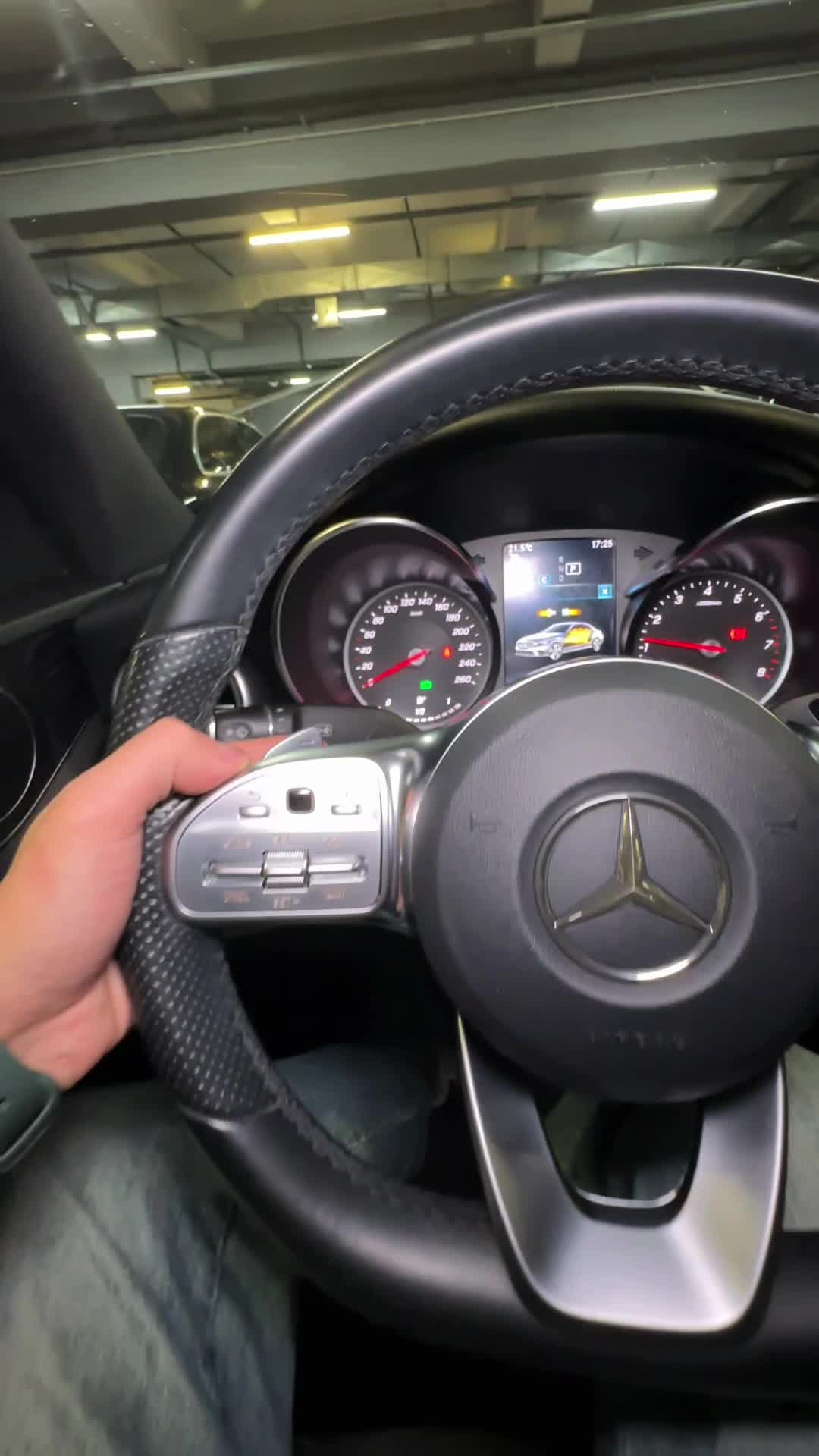 06.10 R586035 Mercedes C.MOV