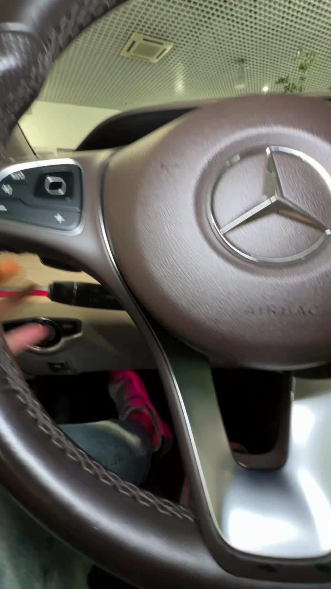 06.10F055281 Mercedes E.MOV