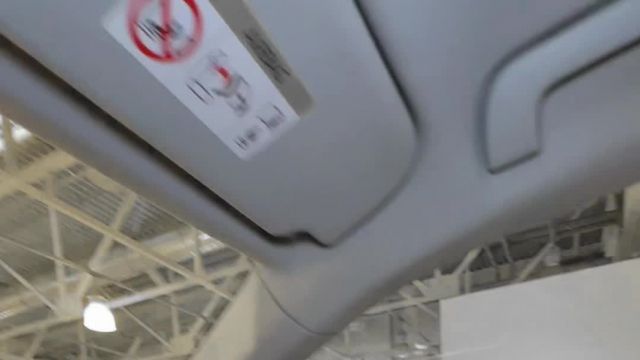 10.10 MD027140 Audi Q8.MOV