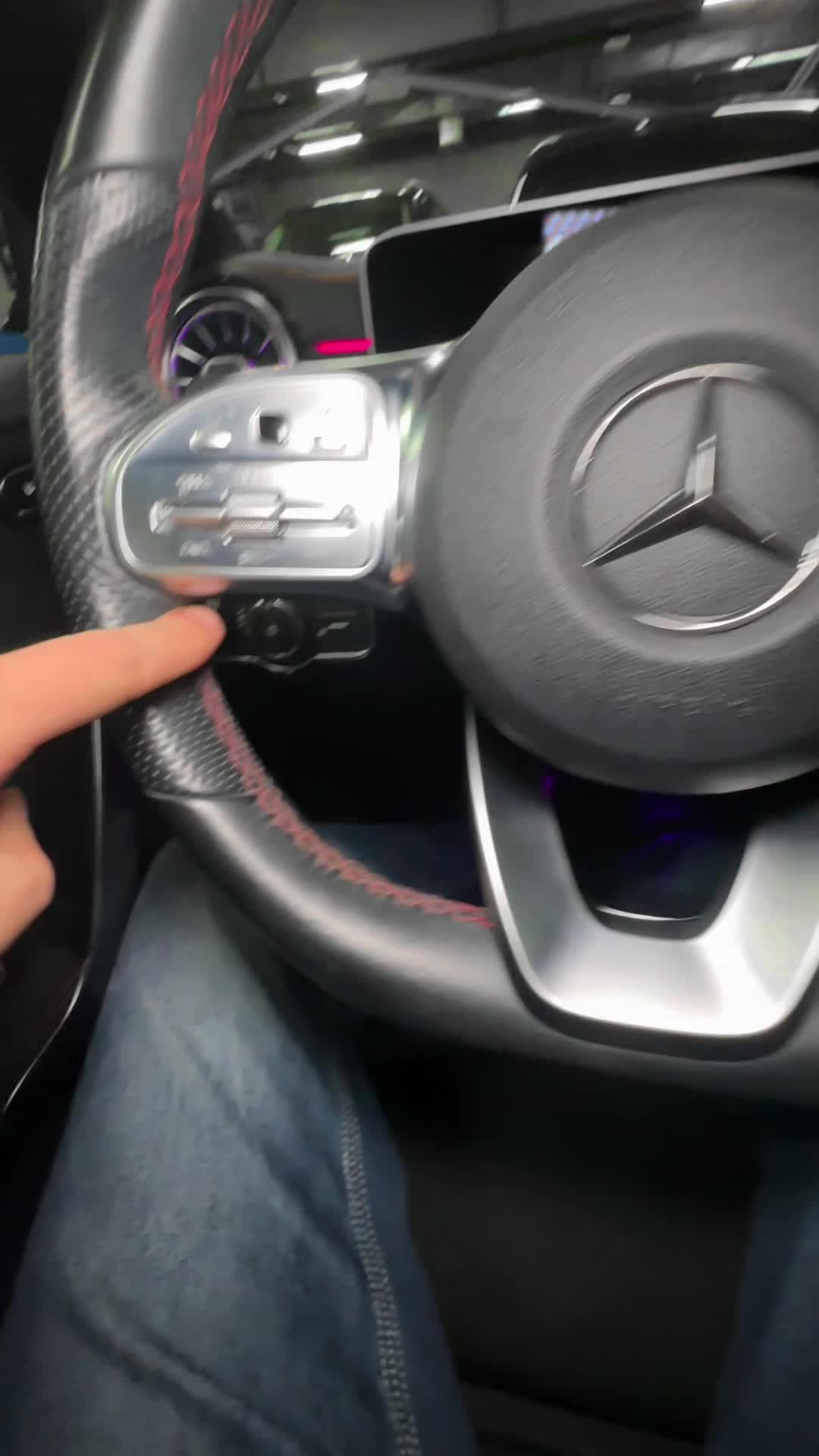 15.10 1N128508 Mercedes-Benz CLA.MOV