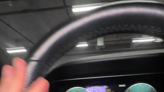 22.10 L047721 Mercedes-Benz E 200.MOV