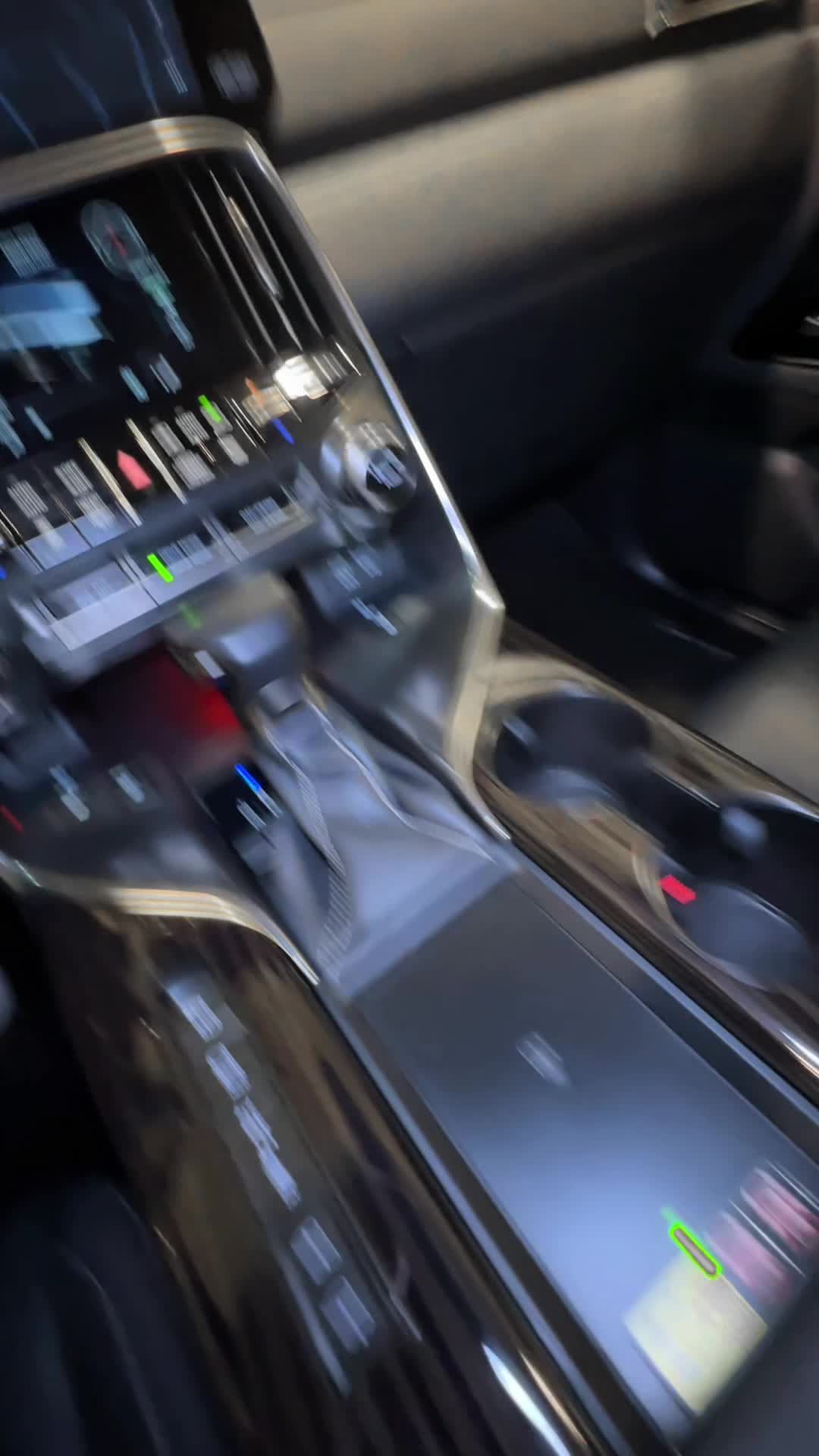 24.10 4046448 Lexus LX IV.MOV