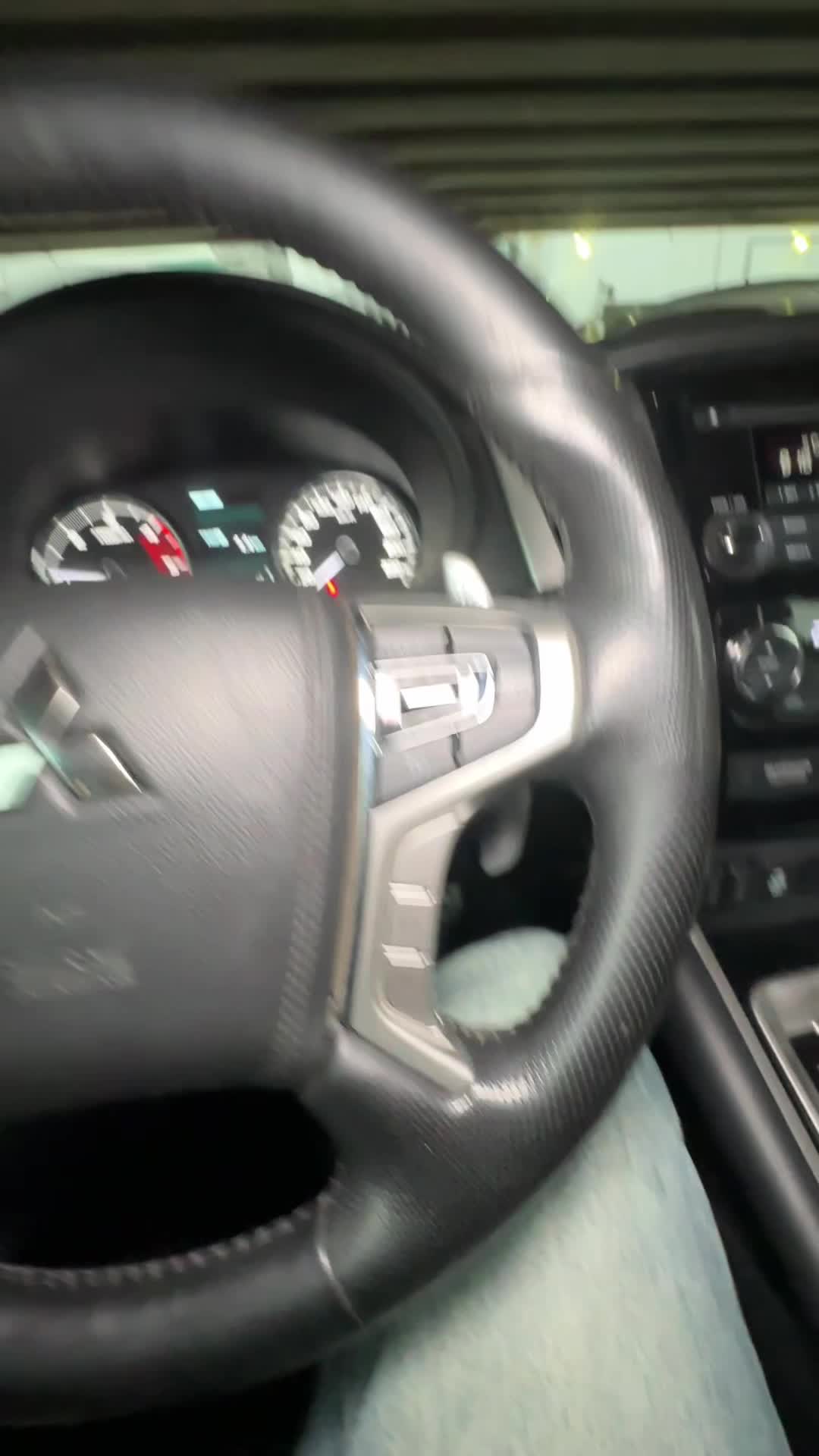 27.10 JM005099 Mitsubishi Pajero Sport.MOV