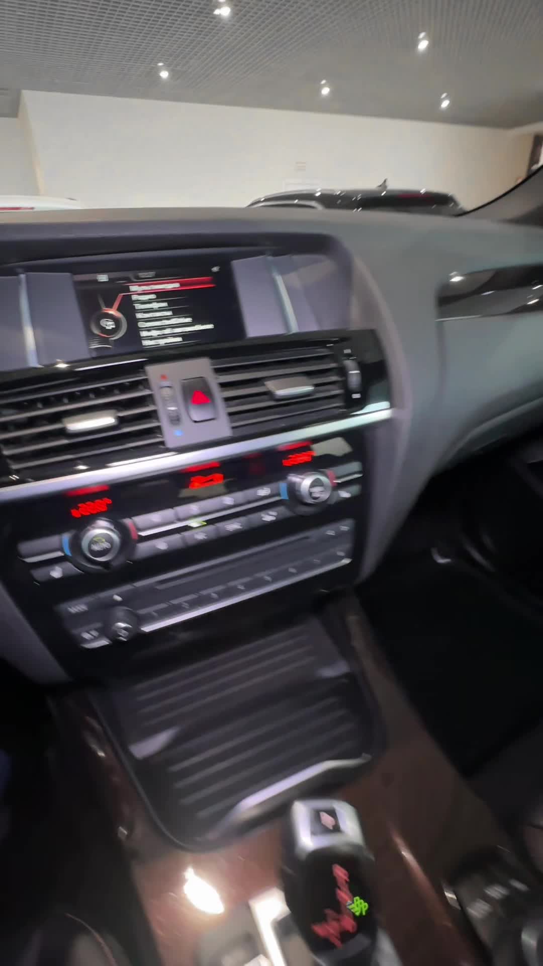 28.10 00P59473 BMW X4.MOV