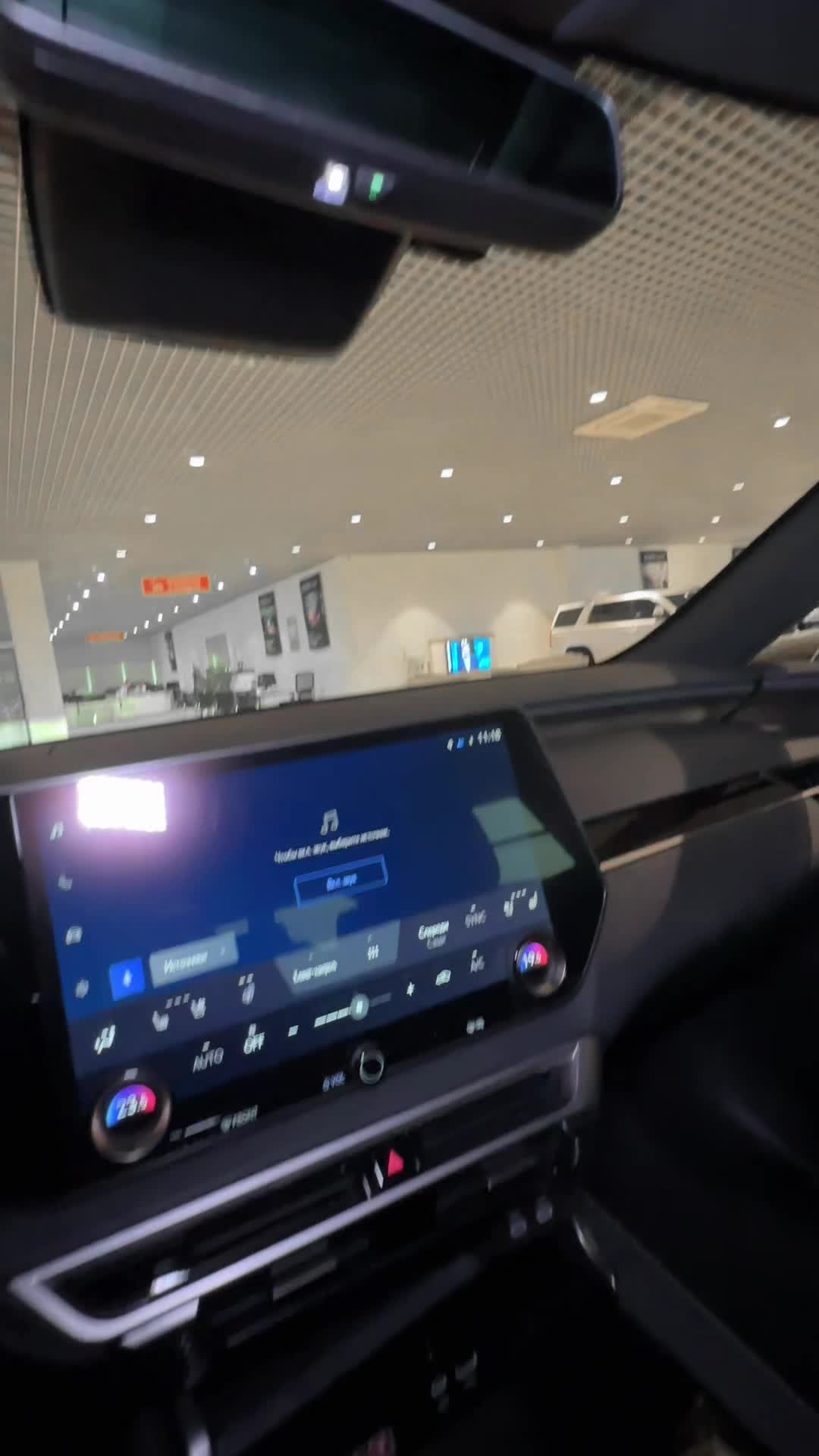 28.10 002200 Lexus RX350.MOV