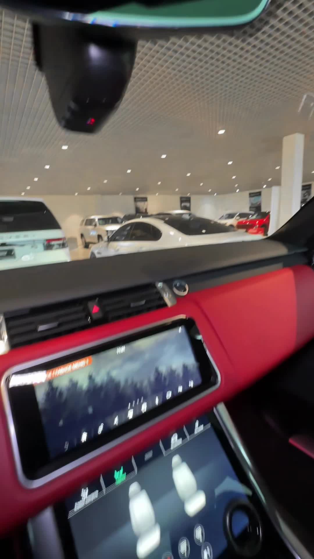 28.10 MA758313 Range Rover Sport.MOV