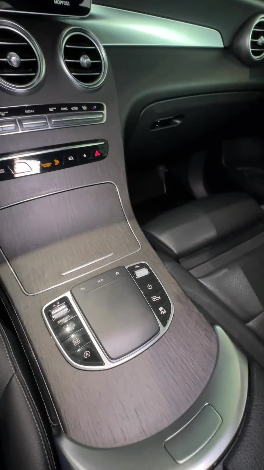 28.10 V211688 Mercedes GLC.MOV