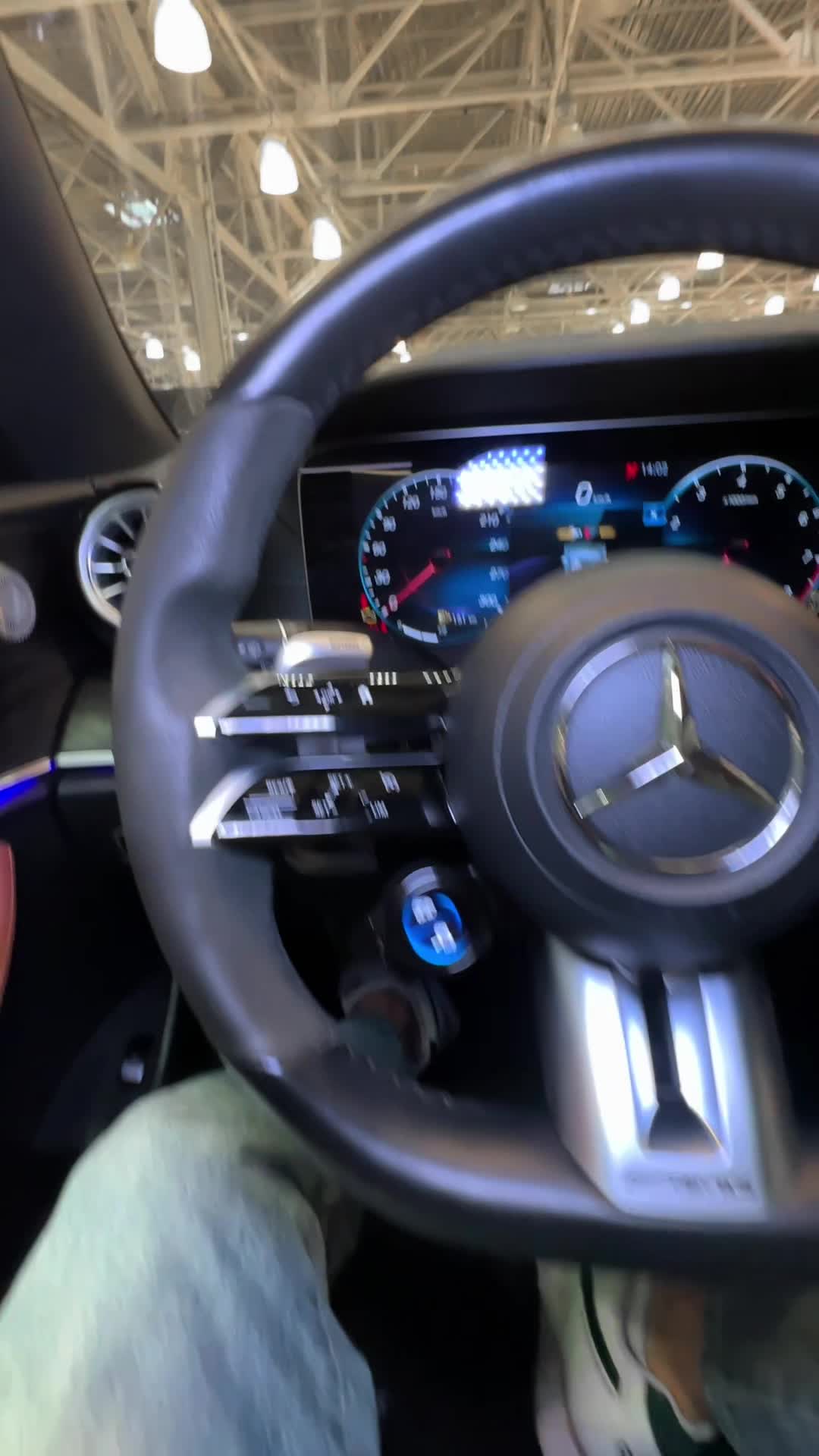 31.10 F166571 Mercedes-Benz E 53 AMG.MOV