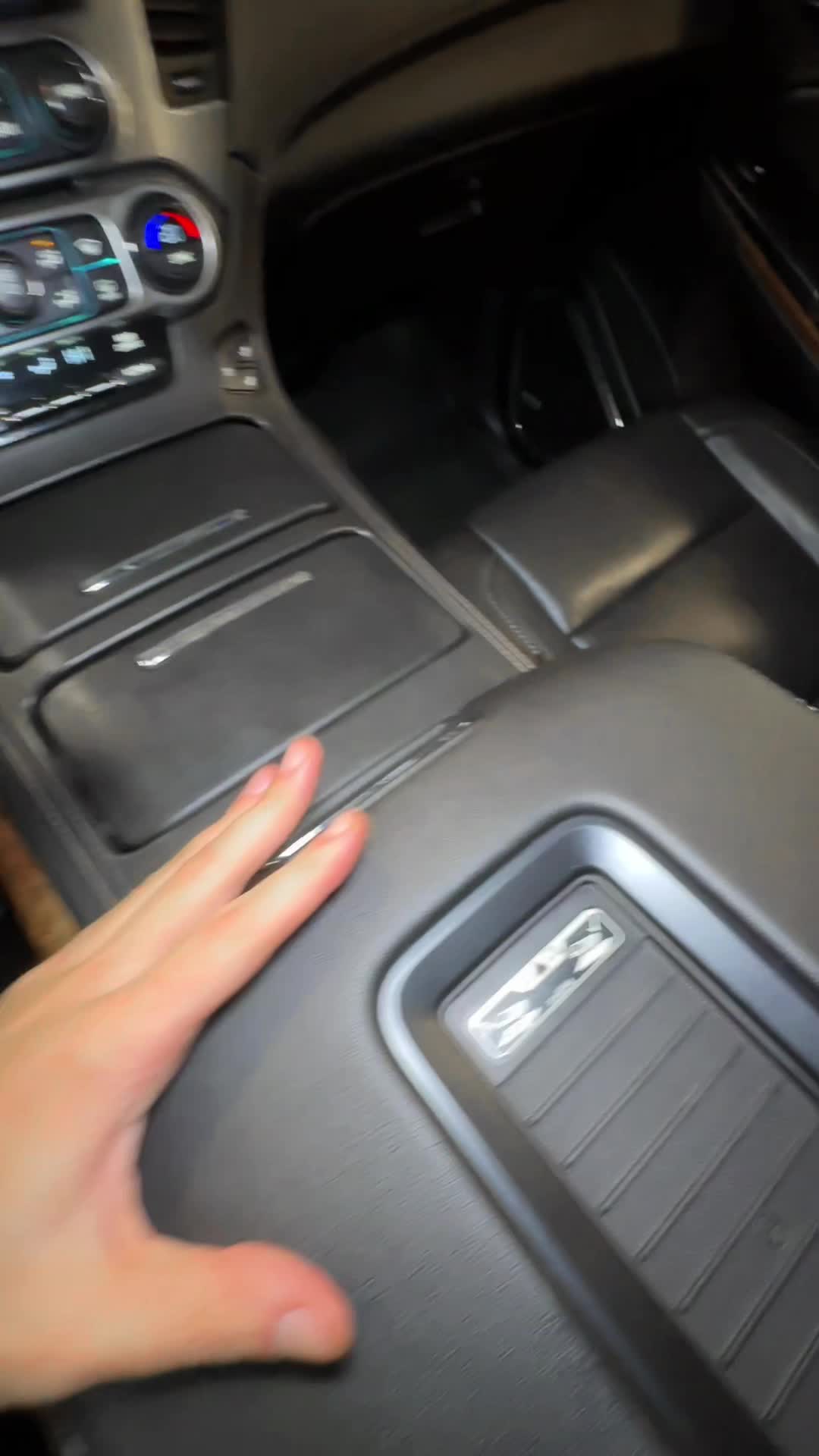 31.10 FB002536 Chevrolet Tahoe.MOV