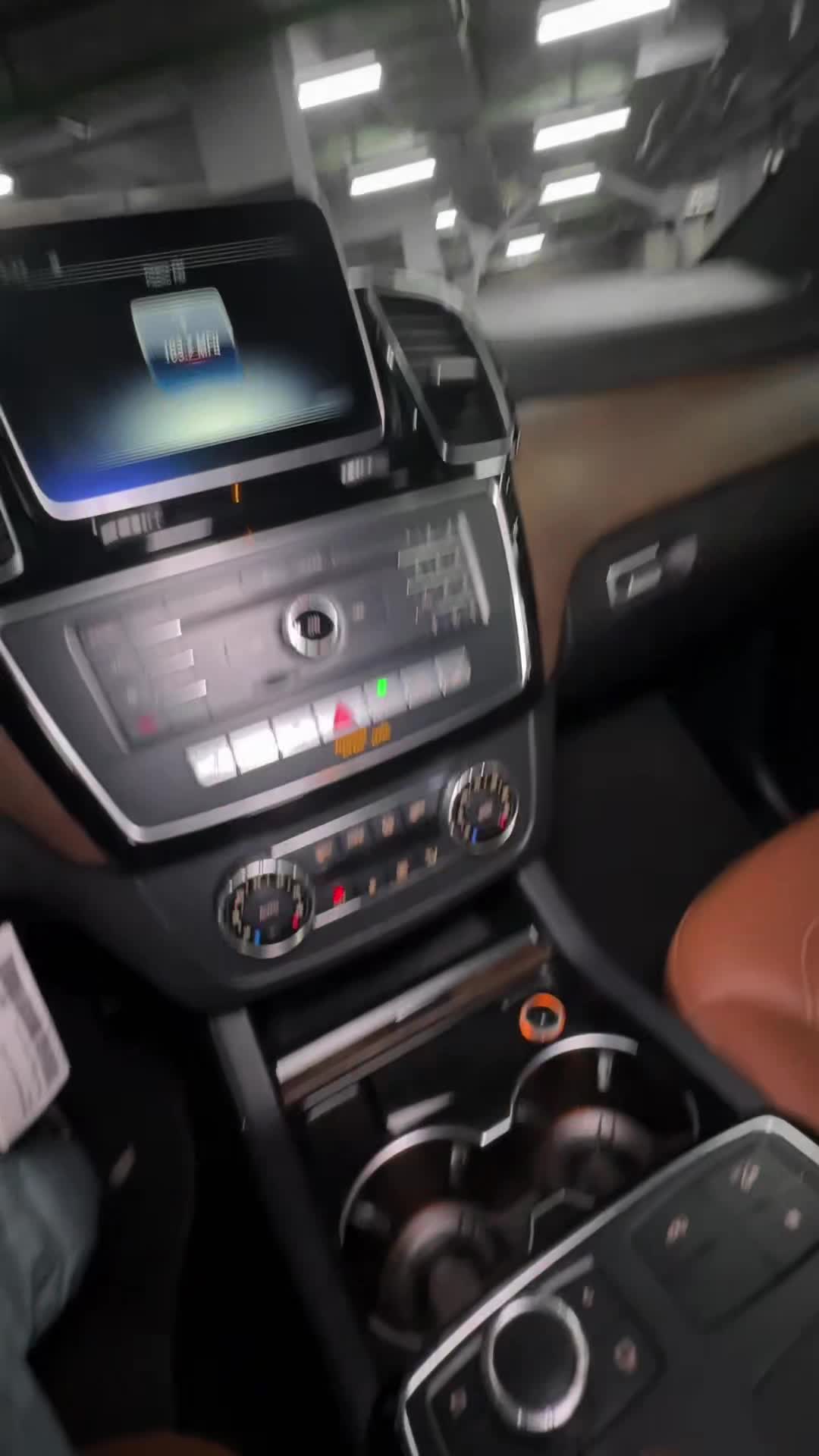 03.11 187972 Mercedes GLS.MOV