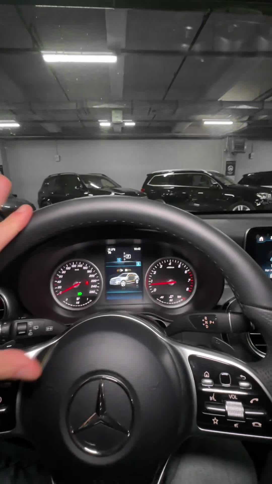 03.11 L038043 Mercedes-Benz GLC 200.MOV