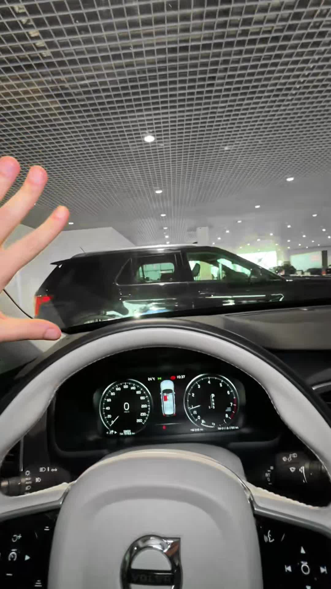 05.11 M1739082 Volvo XC90.MOV