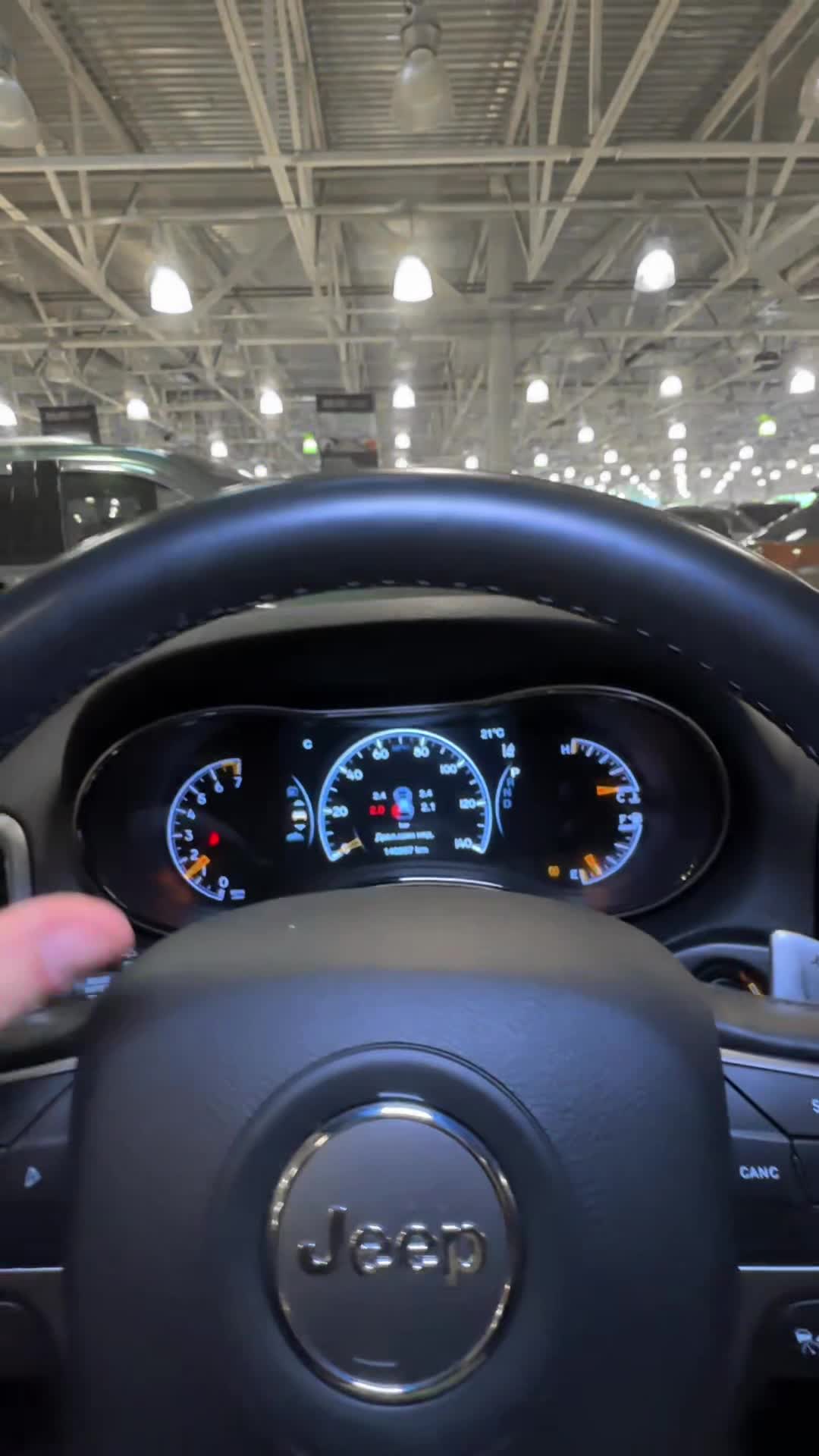 13.11 MC725702 Jeep Grand Cherokee.MOV