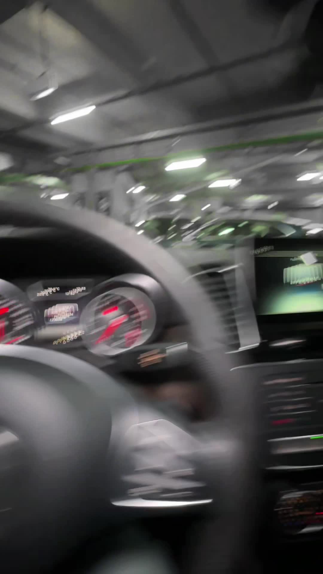 17.11 A746044 Mercedes-Benz GLE 400.MOV