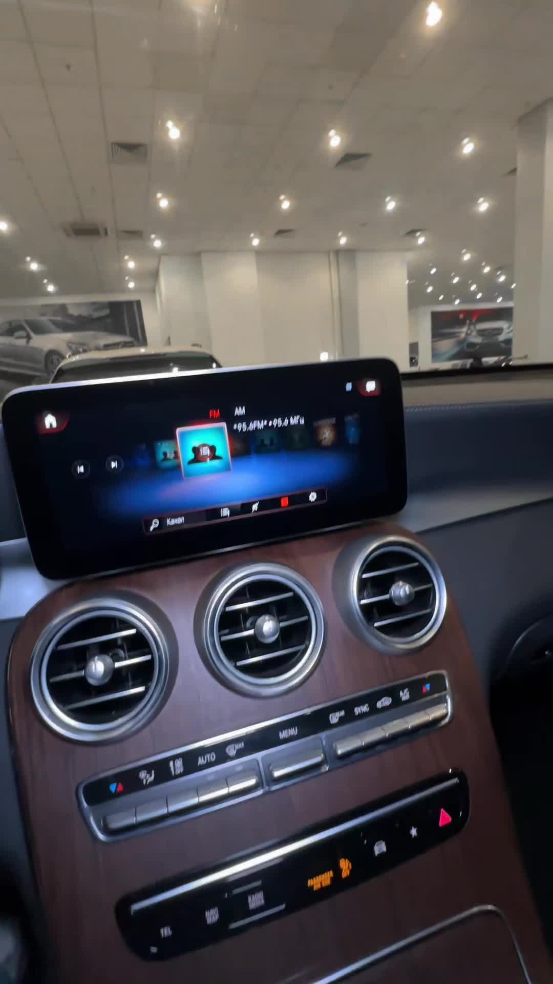 18.11 F971628 Mercedes-Benz GLC 300.MOV