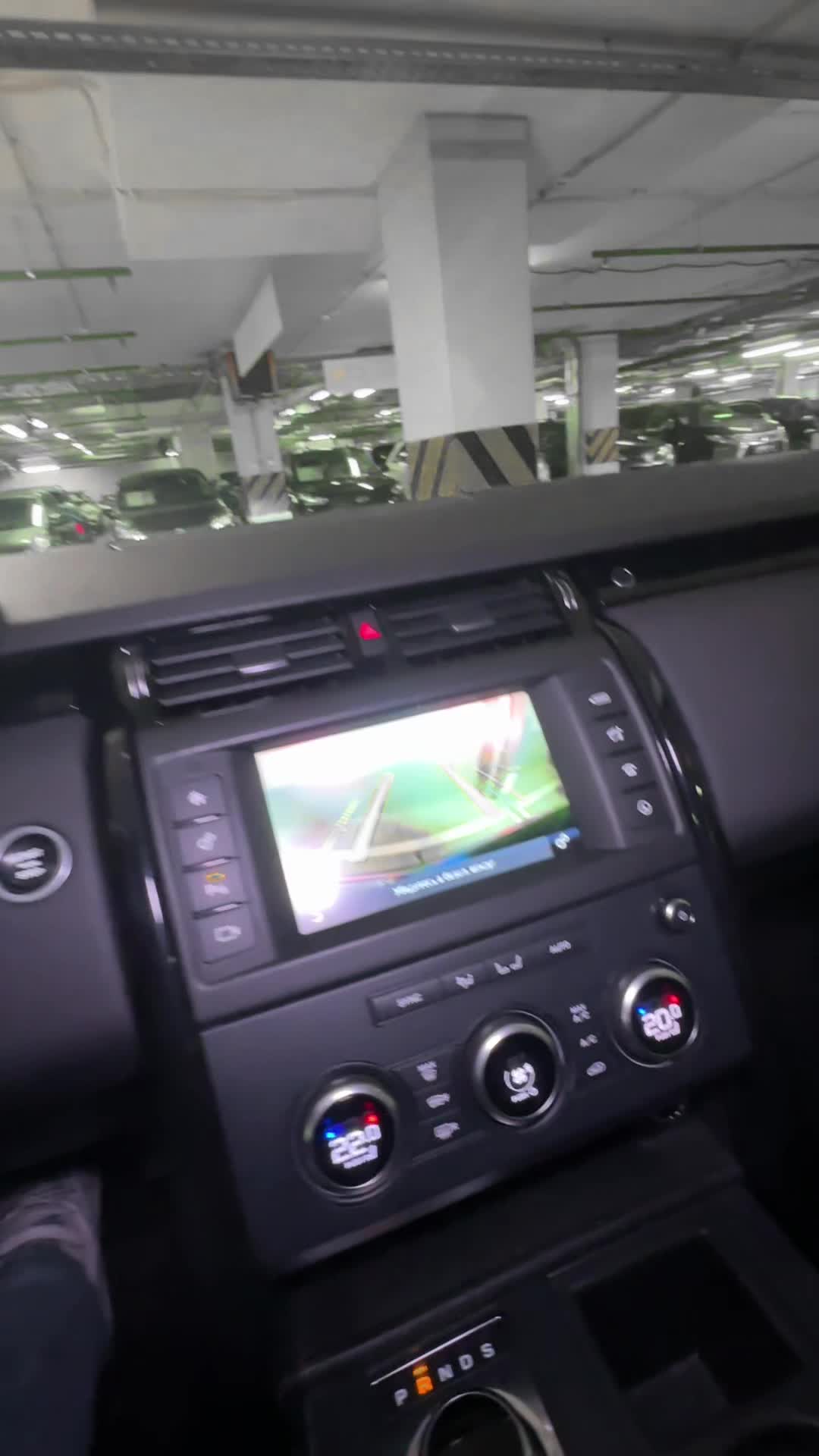 18.11 HA044561 Land Rover Discovery.MOV