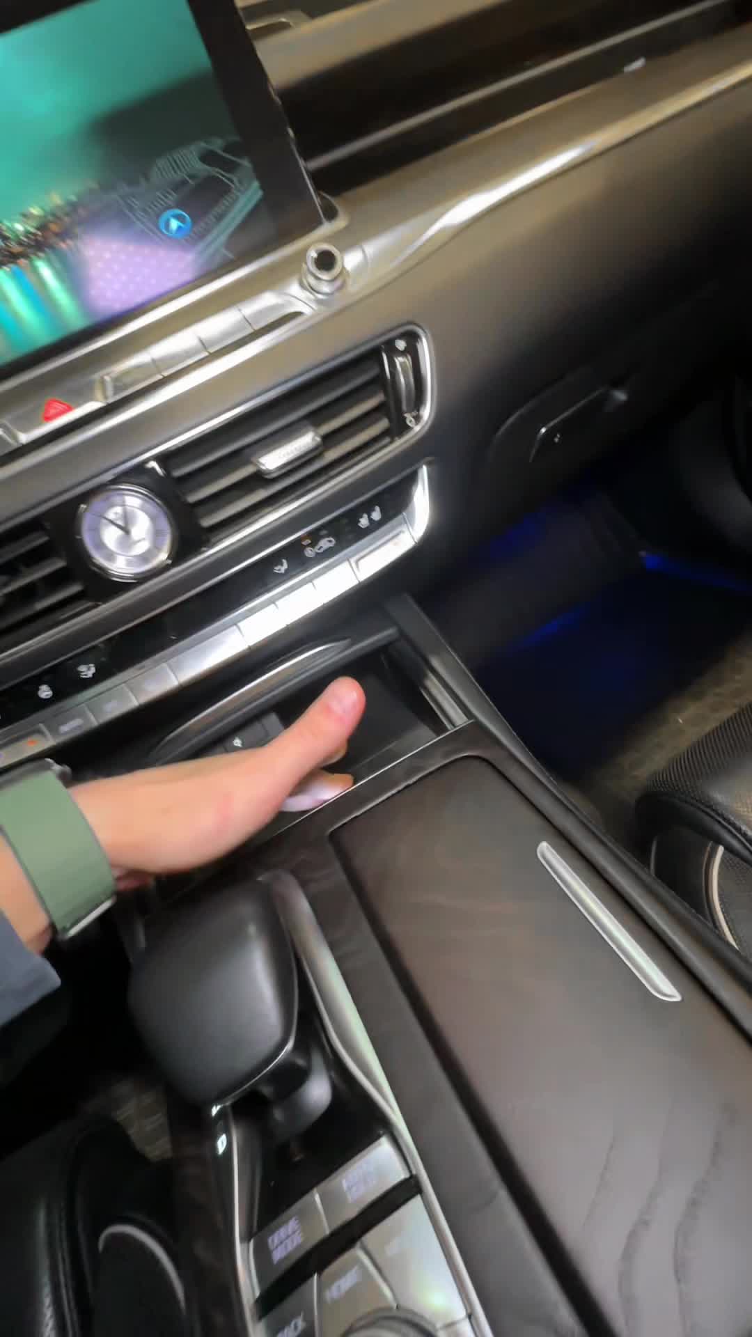 20.11 DK0000115 Kia K900.MOV