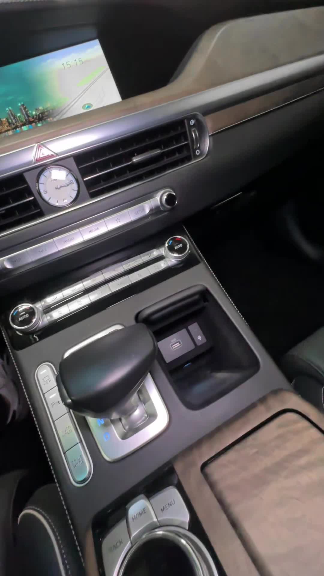 25.11 DM0000314 Genesis G90.MOV