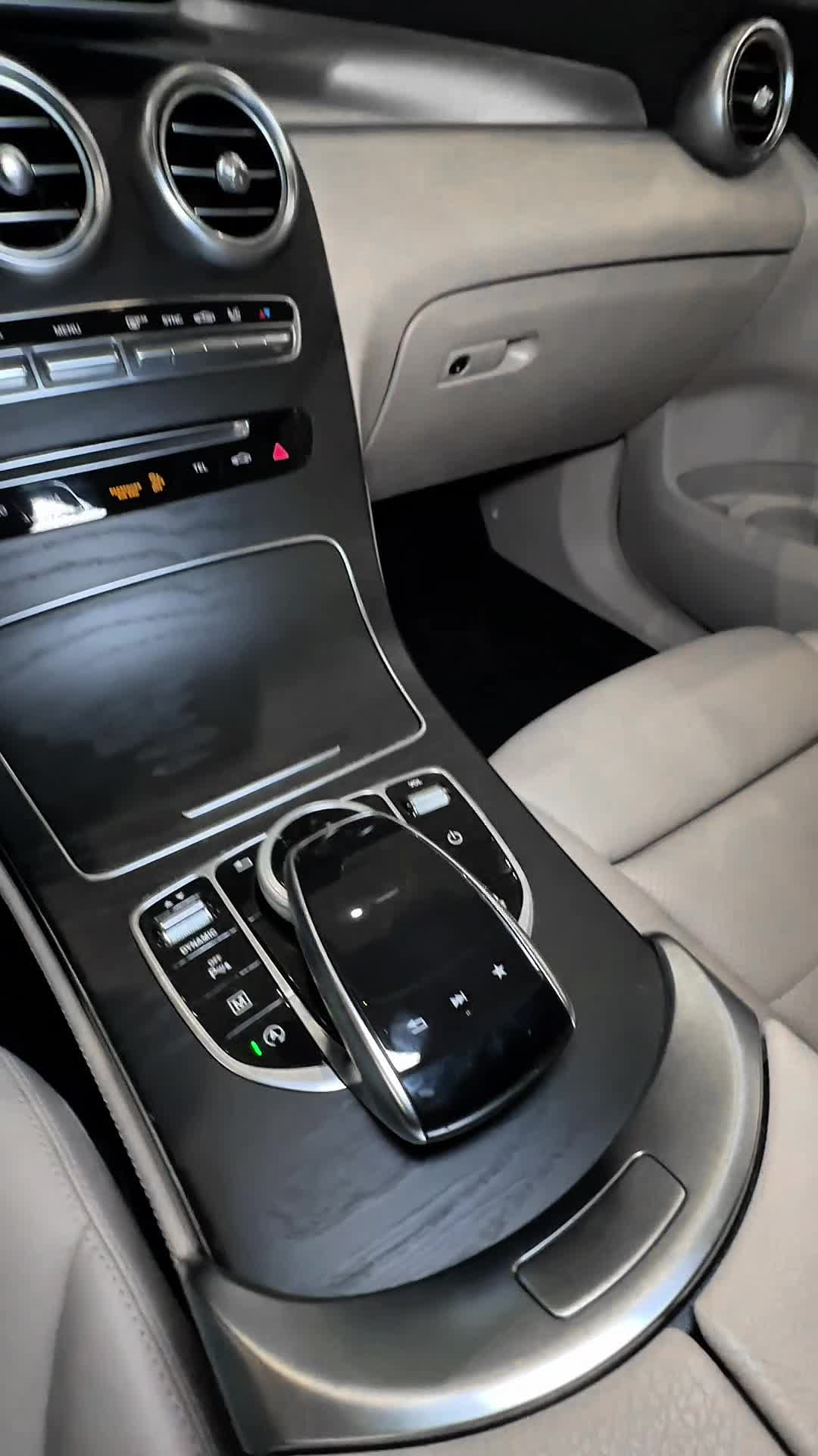 02.12 V050104 Mercedes-Benz GLC.MOV