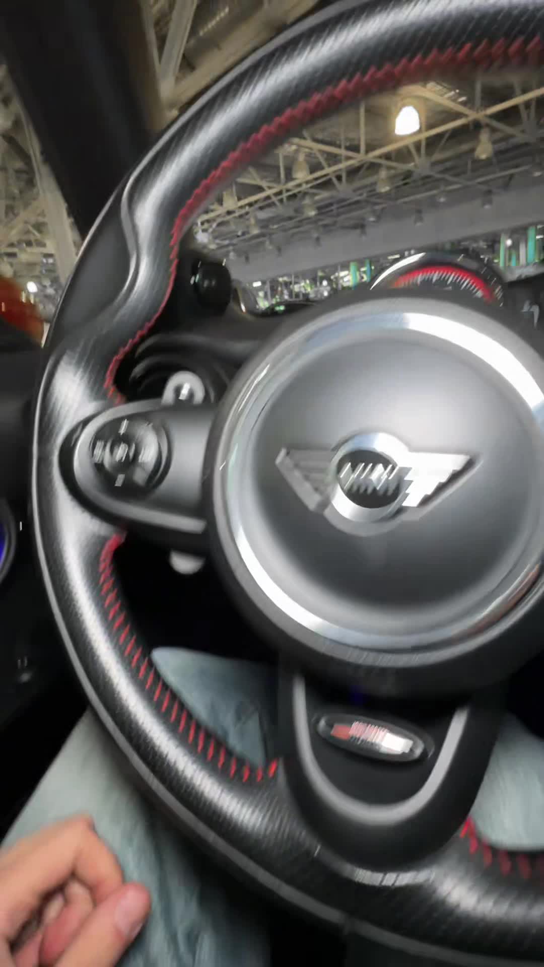 04.12 J92252 Mini Cabrio.MOV