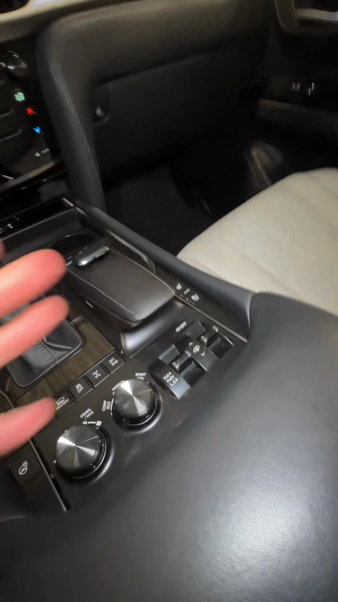 05.12 804008288 Lexus LX 450D.MOV