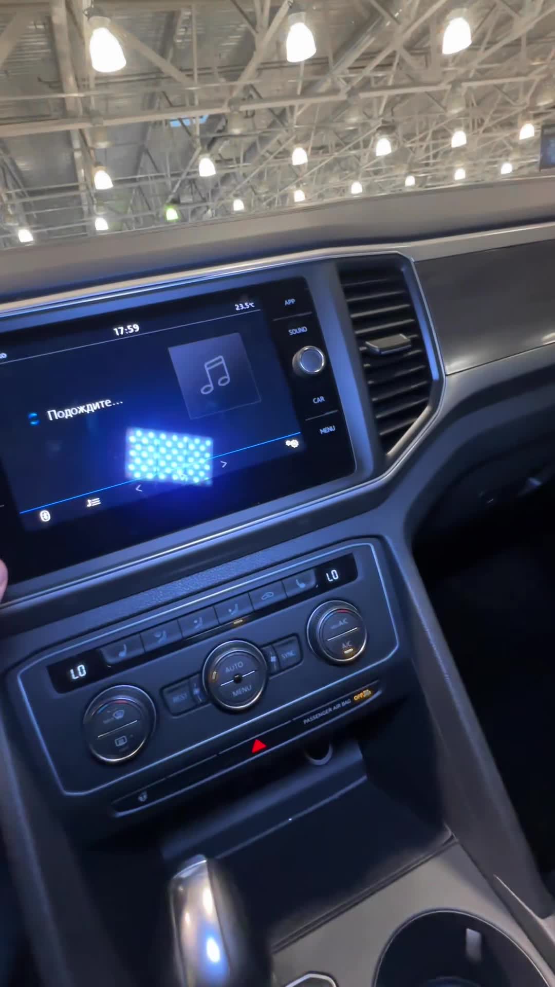 05.12 KC541903 Volkswagen Teramont.MOV