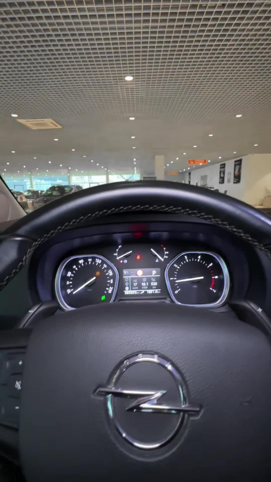 10.12 MM027160 Opel Zafira Life.MOV