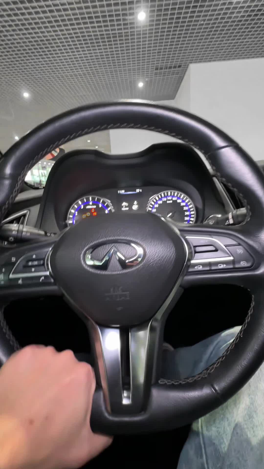 10.12 Z0480077 Infiniti Q60.MOV