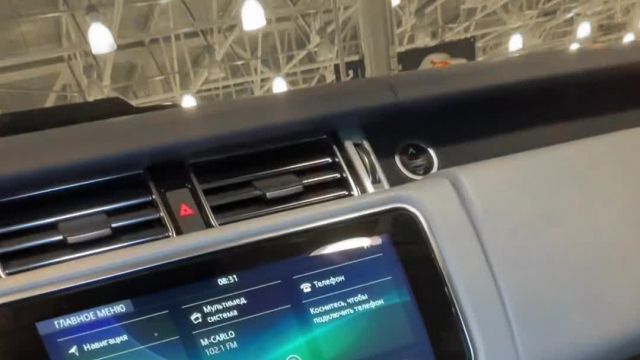 12.12 LA586438 Range Rover Vogue.MOV