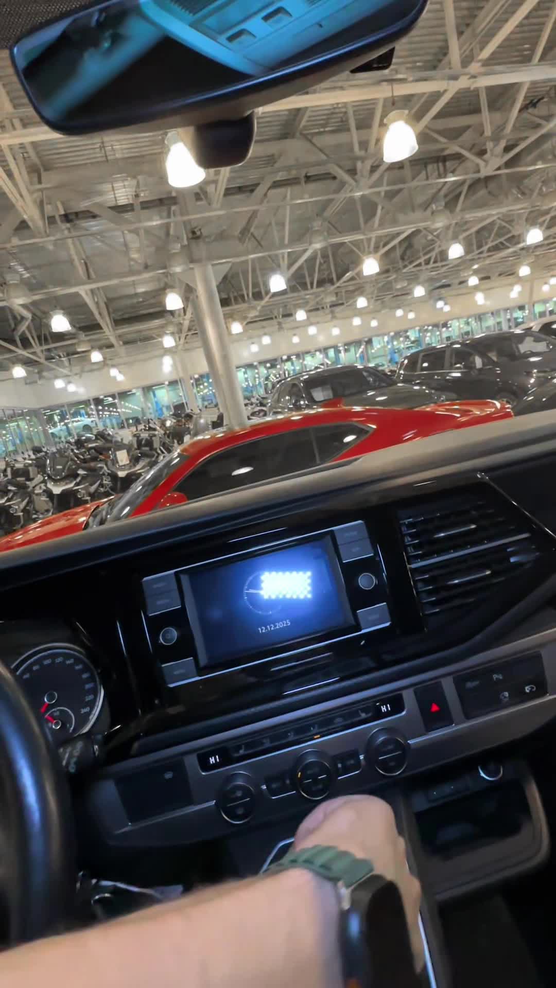 12.12 MH129687 Volkswagen Multivan.MOV