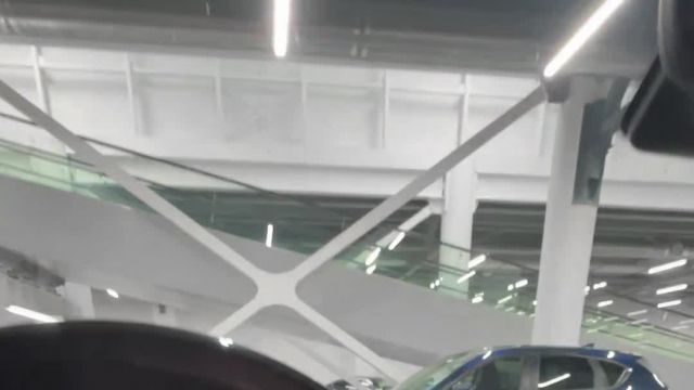 16.12 MC887212 Jeep Grand Cherokee.MOV