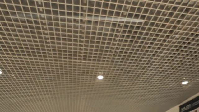 17.12 PP061885 Zeekr 001.MOV