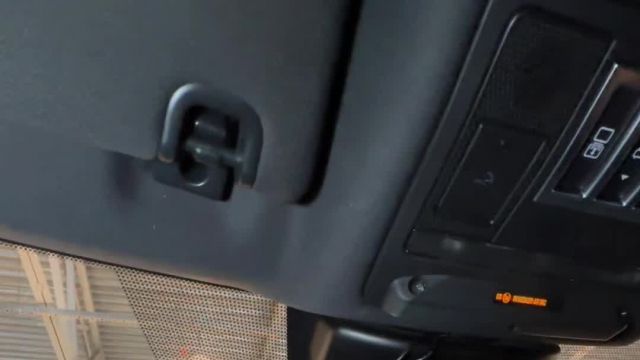 26.12 K2408316 Land Rover Discovery.MOV