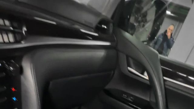 13.01 4220750 Lexus LX 570.MOV