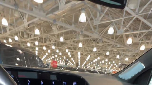 19.01 PR405702 Cadillac Escalade.MOV