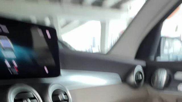 28.01 1F804068 Mercedes GLC.MOV