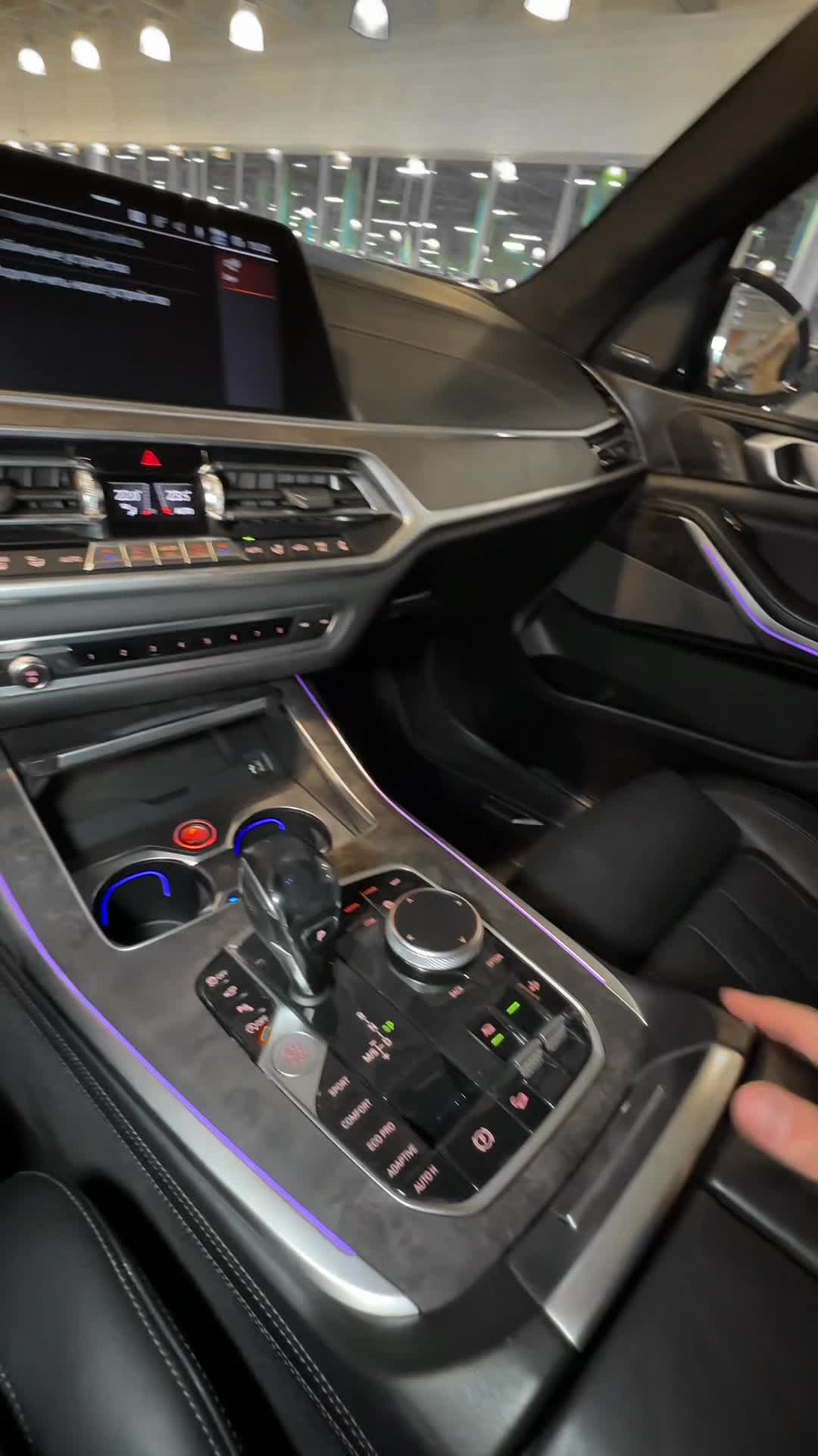 05.02 LK64755 BMW X7.MOV