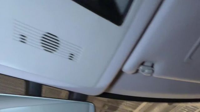 05.03 2142417 Lexus RX300.MOV