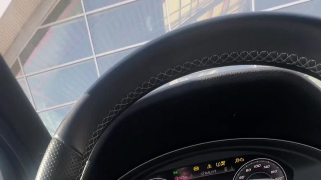 30.03 M2058525 Audi Q5.MOV