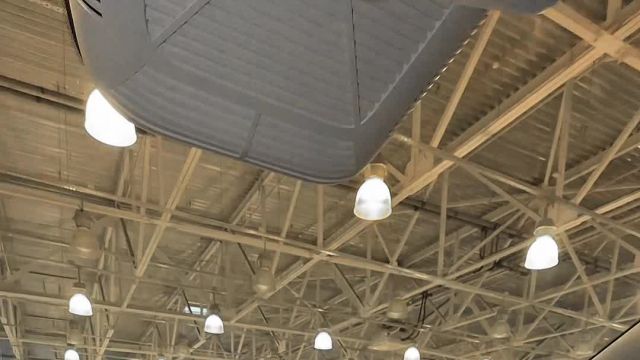 02.04 S0419629 Denza D9.MOV