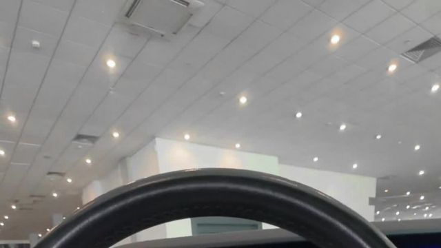 14.04 5L004445 Mercedes-Benz E 200.MOV