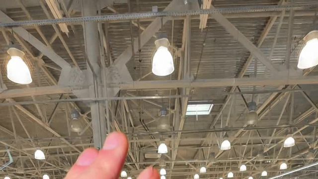 16.04 XL2446415 Land Rover Discovery.MOV