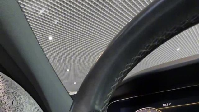 13.05 1A364634 Mercedes-Benz E.MOV