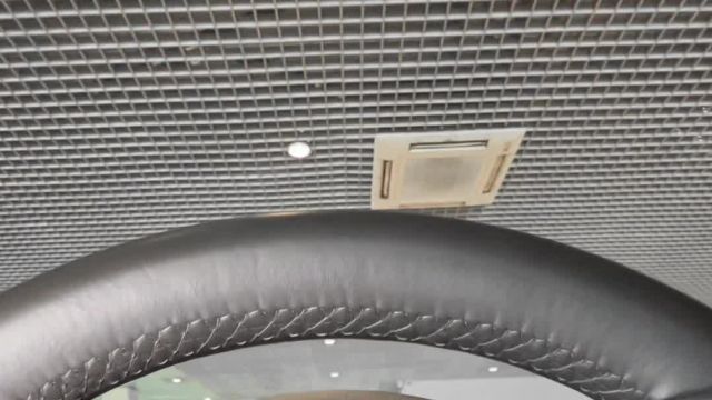 13.05 LB12064 Porsche Macan.MOV